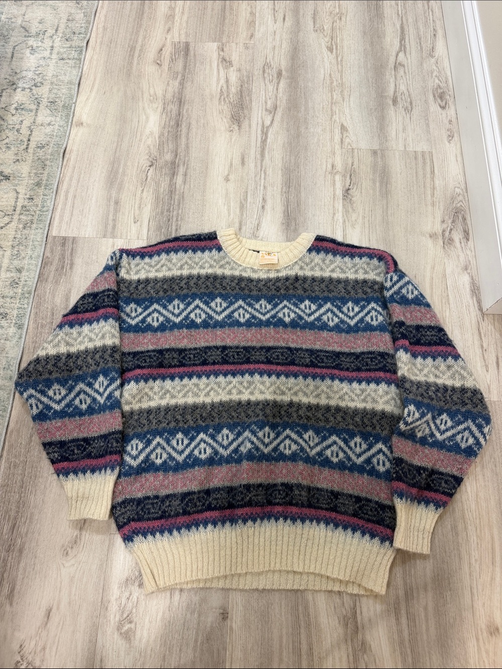 Vintage 70/80s Classic Fair Isle Crewneck Sweater in Cream, Blue  wool L